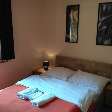 Akt Studio Apartment City Centre Krakow Bagian luar foto