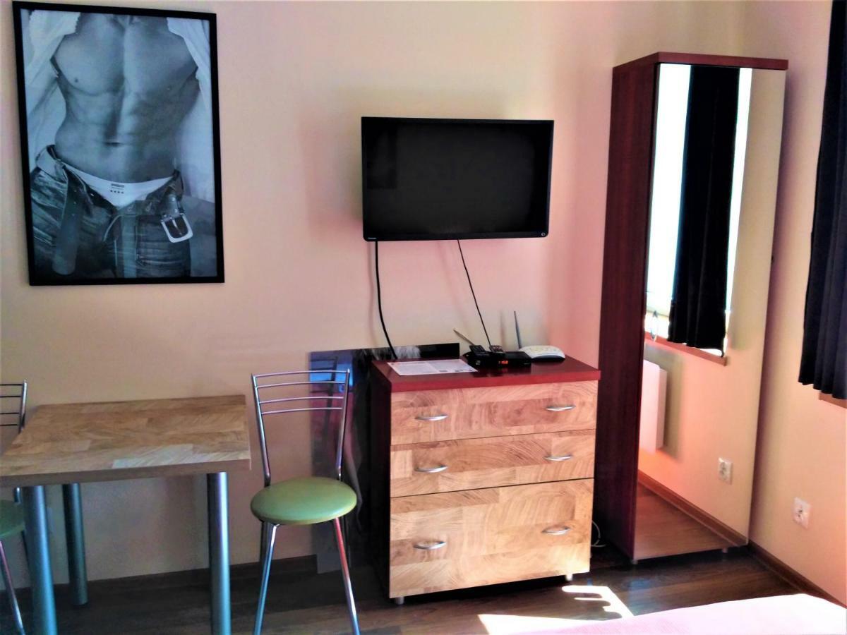 Akt Studio Apartment City Centre Krakow Bagian luar foto