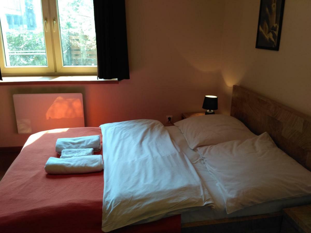 Akt Studio Apartment City Centre Krakow Bagian luar foto